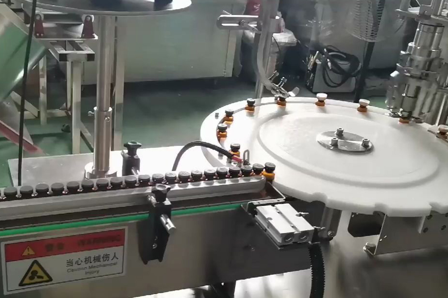高速切刀式轧盖机的特点有哪些